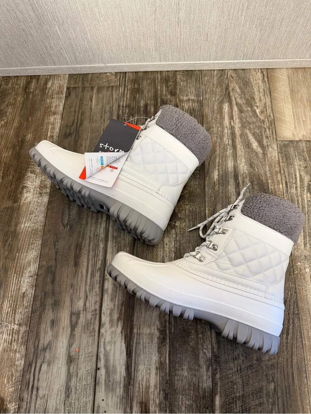 Storm by Cougar White Women's Insulated Winter Lace-Up Boots Size 10 Wide
